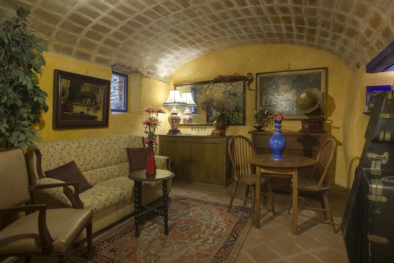 Hostal Blau Peratallada Kültér fotó